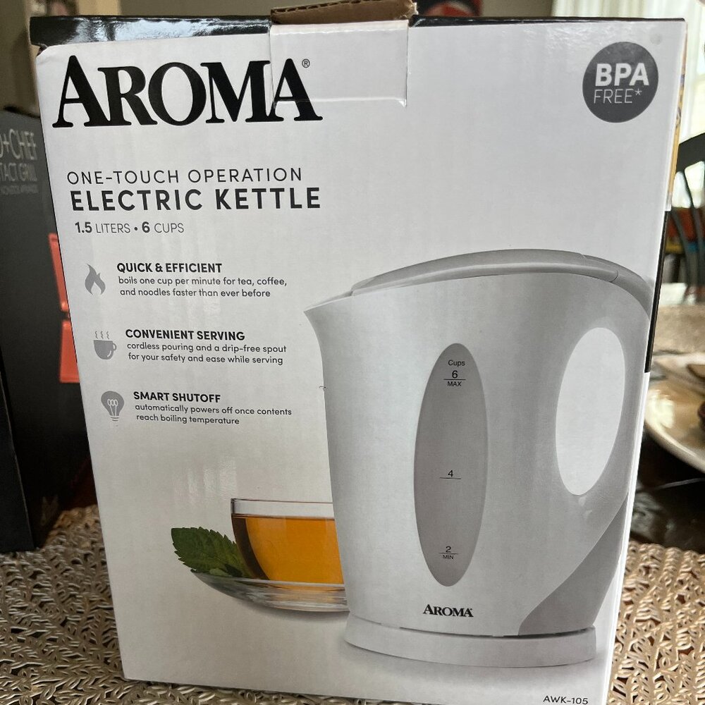 New Aroma 1.5-Liter Electric Kettle, White/Grey